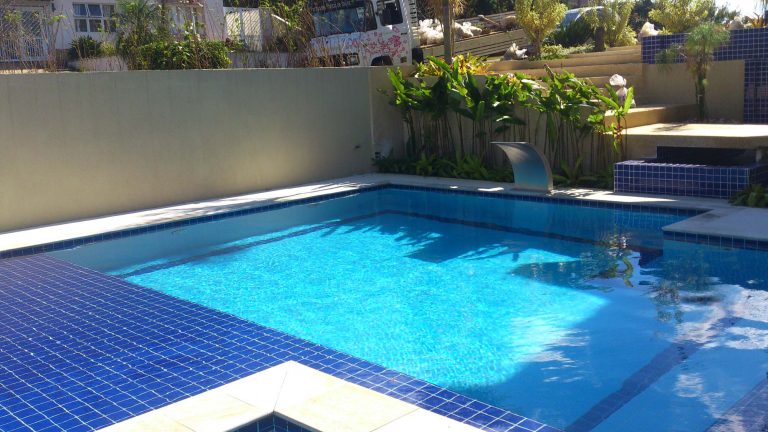Piscina ionizada: o que é e quando faz sentido