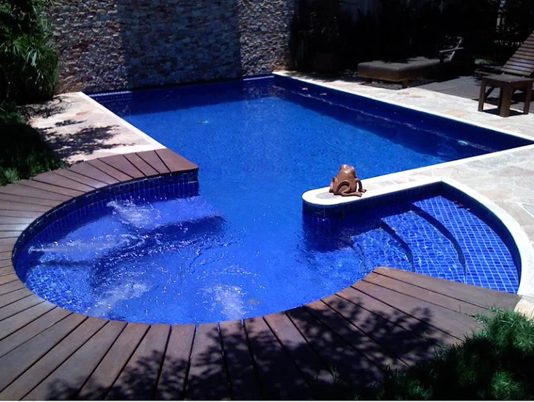 Como Manter uma Piscina de Alvenaria